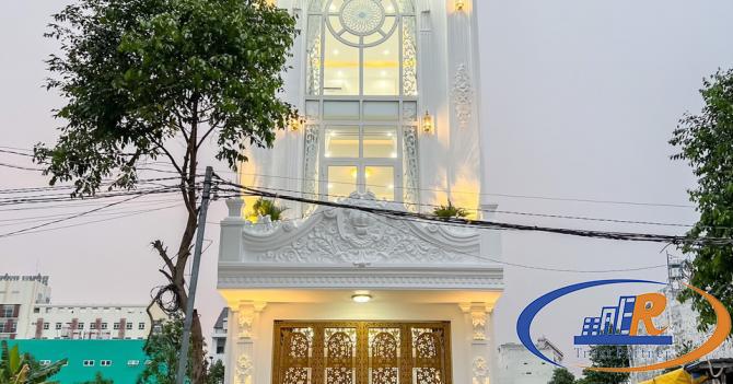 Bán nhà 4 tầng phong cách tân cổ điển- Kdc Hồng Loan– Diện tích 320m2 – Giá 6,9 tỷ -  Lh 0939 68 02