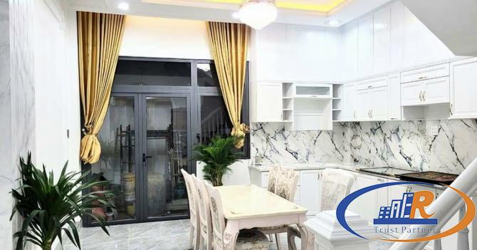 Bán nhà Full nội thất Khu Văn Hoá Tây Đô – DTSD 250m2 – Giá 6 tỷ -  Lh 0939 68 0235 Hiếu