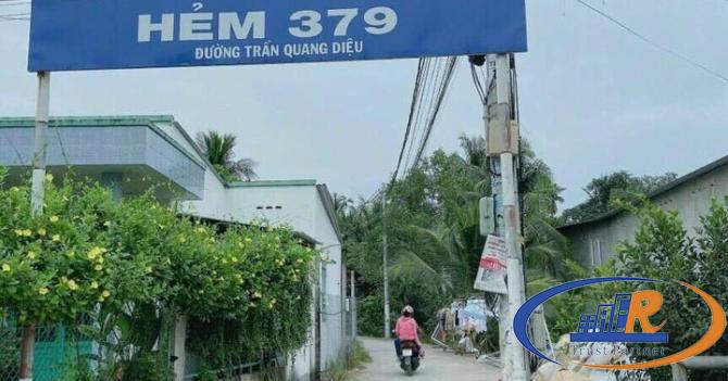 Bán nhà trục chính hẻm 379 Trần Quang Diệu cách chợ cầu Ván và lộ 40m đang làm 300m.