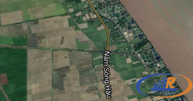 Đất mặt tiền lộ Nam Sông Hậu, cách khu công nghiệp Trần Đề khoảng 1km.