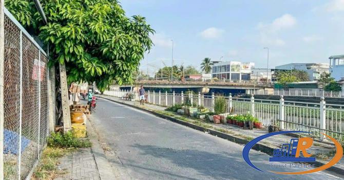 Nền mặt tiền bờ kè Hồ Bún Xáng đoạn gần cầu rạch Ngỗng phường An Khánh, Ninh Kiều, TPCT