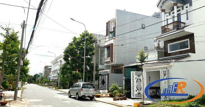 Nhà lầu đúc 3 tầng mới tuyệt đẹp - Giá rẻ nhất KDC cao cấp Hàng Bàng - Số: 39 - P.An Khánh - Q.Ninh